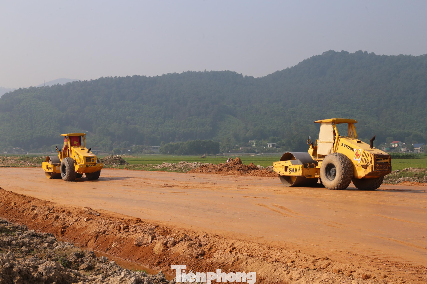 Thiết bị, máy móc được huy động để thi công cao tốc đoạn Diễn Châu - Bãi Vọt