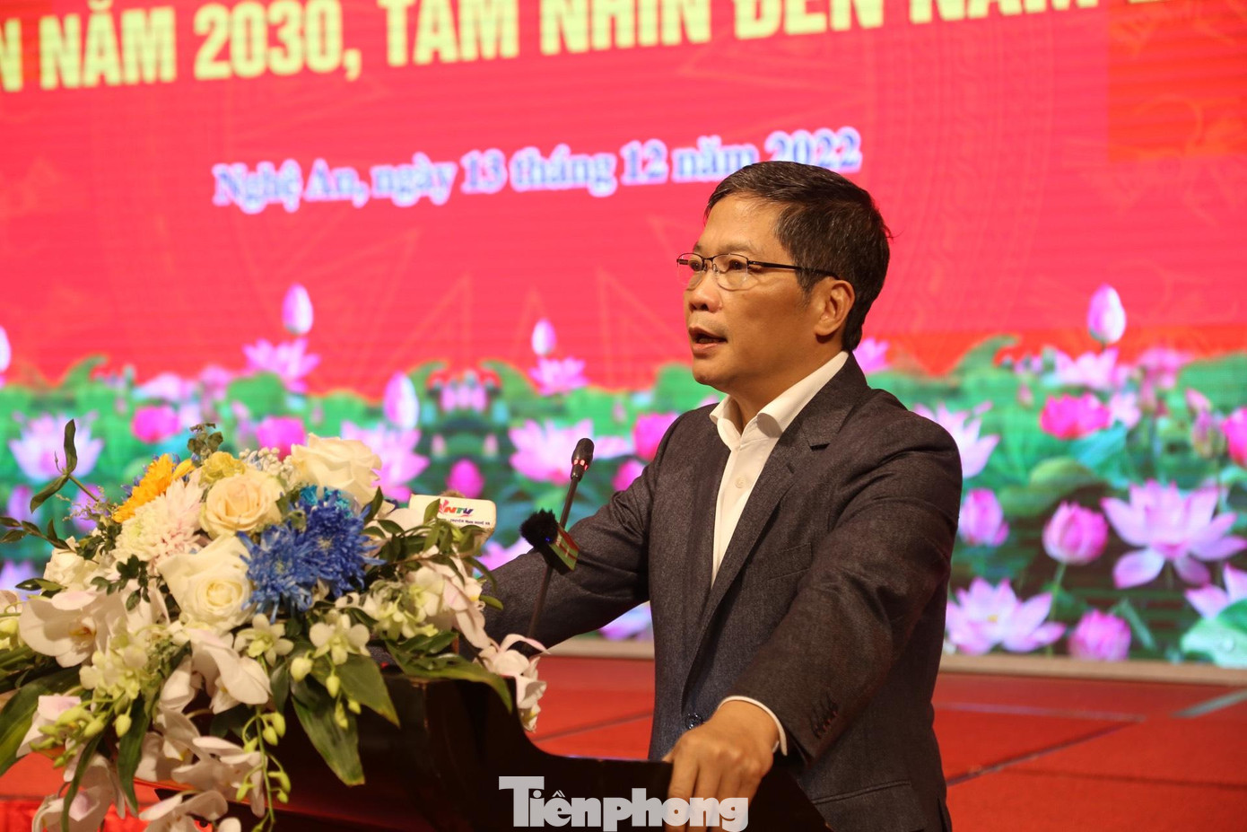 Ông Trần Tuấn Anh - Trưởng Ban Kinh tế T.Ư, Trưởng Ban Chỉ đạo Đề án Tổng kết Nghị quyết 26 phát biểu định hướng Tọa đàm. Ông Trần Tuấn Anh - Trưởng Ban Kinh tế T.Ư, Trưởng Ban Chỉ đạo Đề án Tổng kết Nghị quyết 26 phát biểu định hướng Tọa đàm.