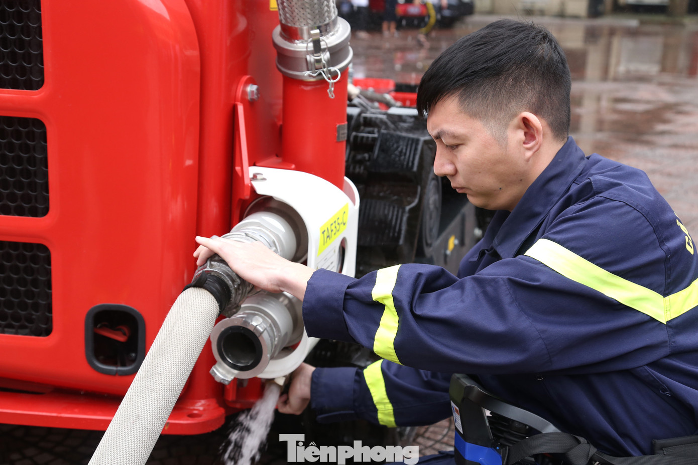 Robot chữa cháy có khả năng hoạt động trong nhiều điều kiện thời tiết, hỗ trợ đắc lực cho lực lượng cứu hỏa nhanh chóng tiếp cận hiện trường vụ cháy