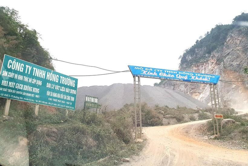 Đường vào mỏ đá công ty TNHH Hồng Trường Đường vào mỏ đá công ty TNHH Hồng Trường