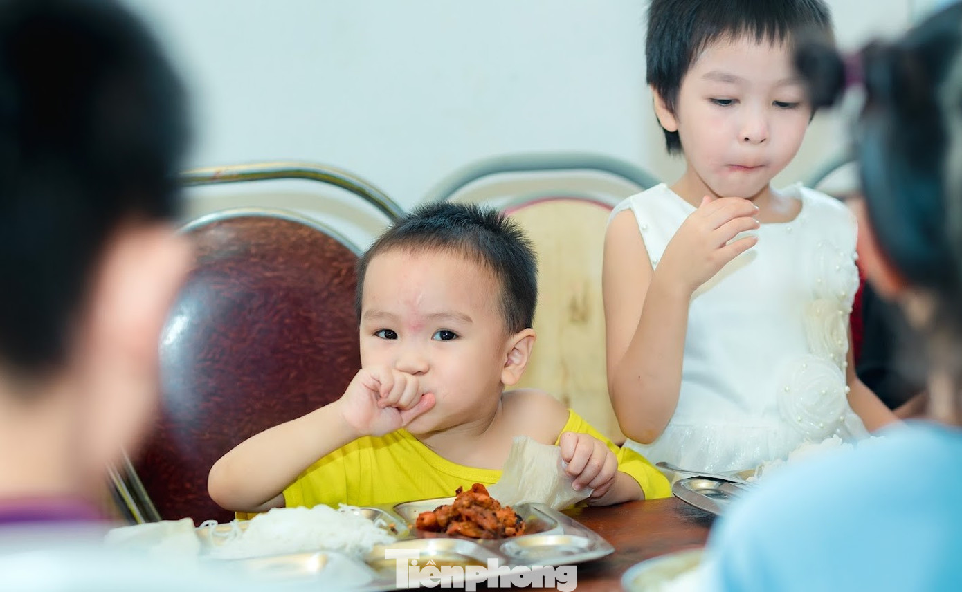 Các em nhỏ ở trung tâm đều mồ côi, lang thang cơ nhỡ.