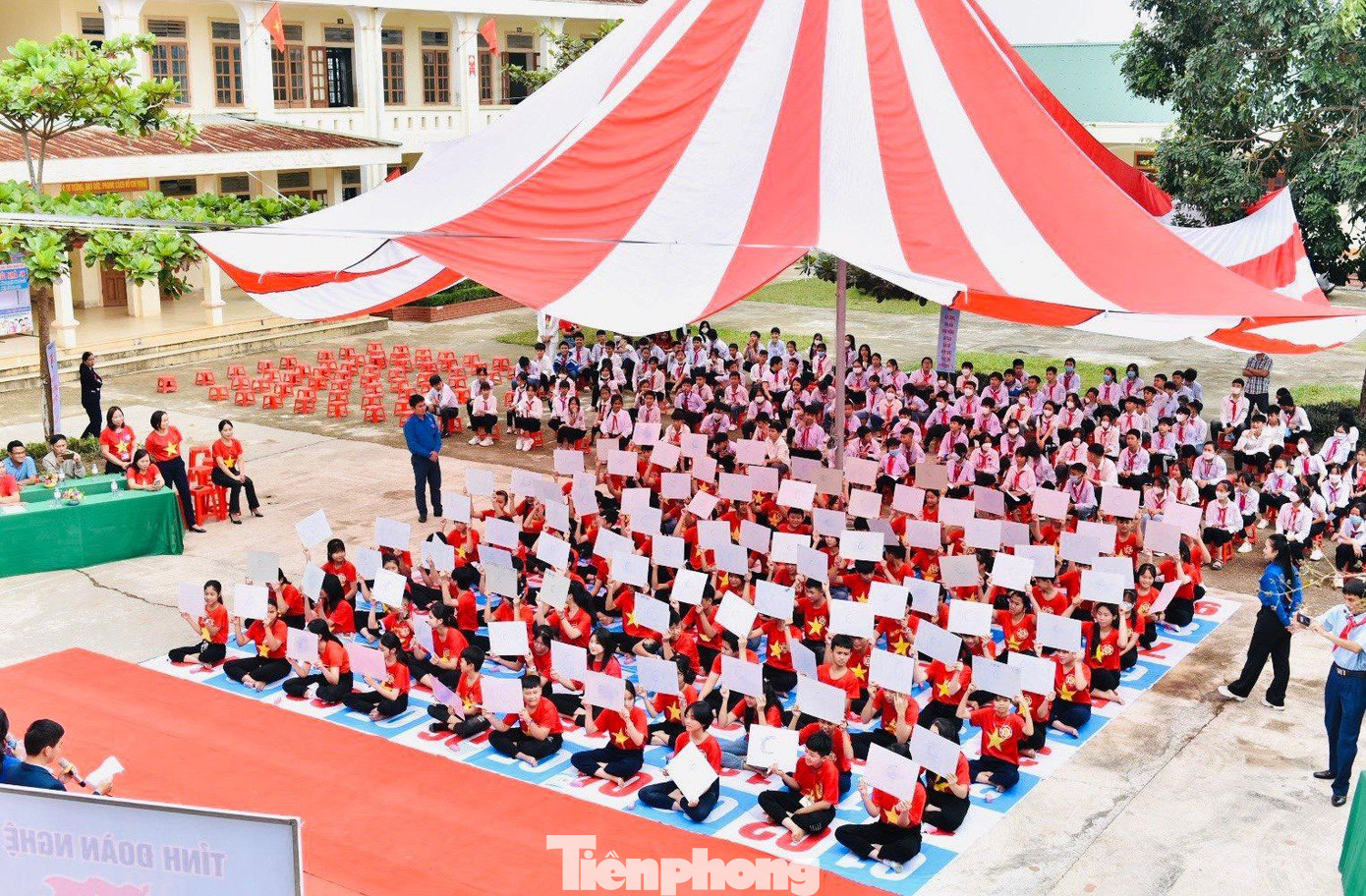 Chuỗi các hoạt động tại ngày hội, gồm: Hội thi truyền thông “Học sinh với văn hoá giao thông” năm 2022 tại trường THPT Thanh Chương 3; Hội thi Rung Chuông vàng “Học sinh với văn hóa giao thông” tại trường THCS Phong Thịnh; Phổ biến kiến thức pháp luật về ATGT cho các bạn đoàn viên thanh niên và tập huấn kỹ năng lái xe an toàn tại Trường THPT Thanh Chương 3 và Trường THCS Phong Thịnh