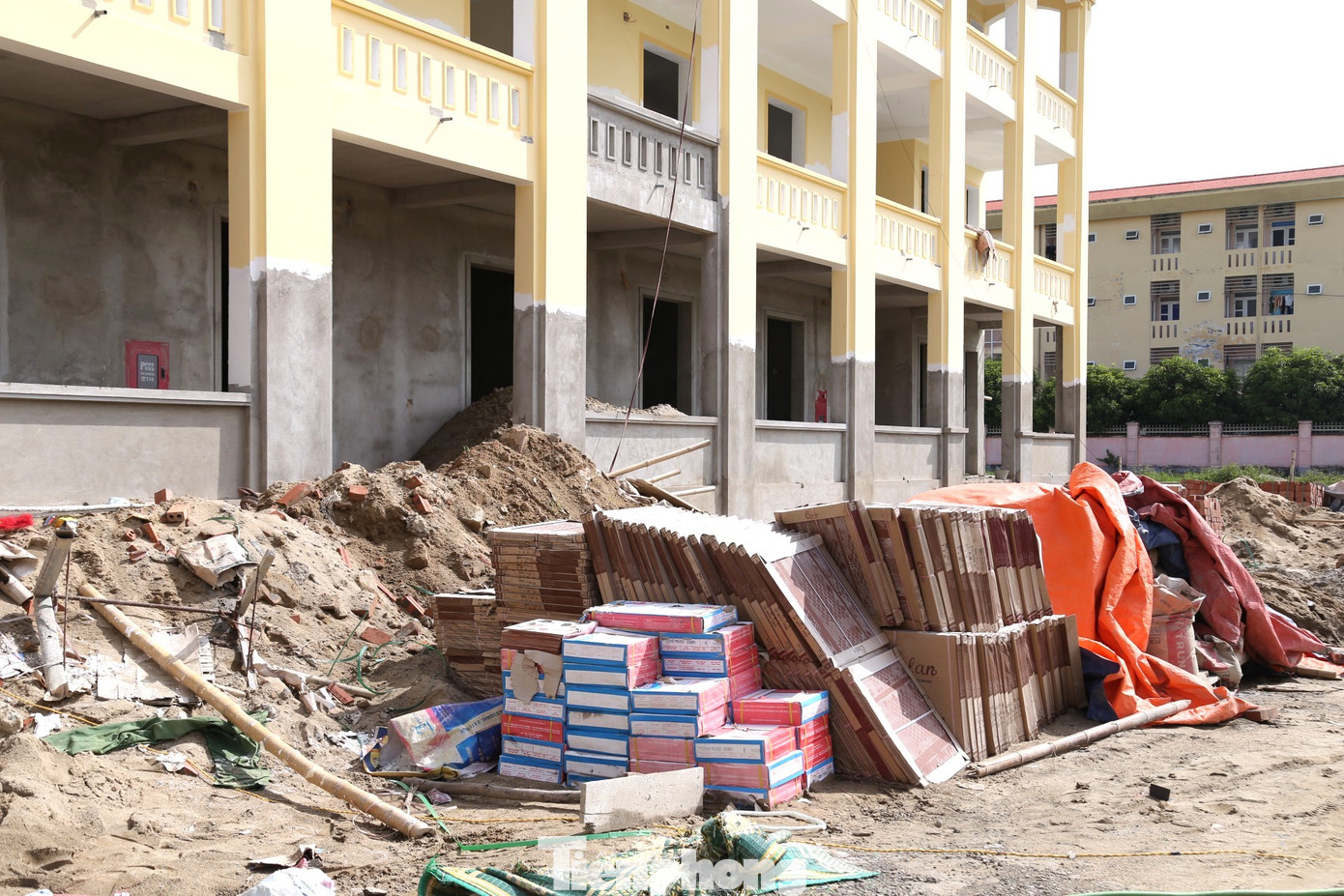 Chủ tịch UBND xã Nghi Kim cho biết, trong thời gian tới, xã sẽ tiếp tục có tờ trình để kiến nghị Sở Tài chính xem xét, tăng mức hỗ trợ cho các hộ dân có đất bị ảnh hưởng. Bởi các dự án đã, đang triển khai đều có nguồn gốc đất tương tự, đều được hỗ trợ 170 triệu đồng/sào.