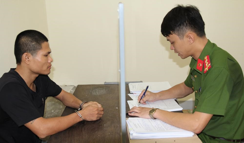 Bức xúc chuyện gia đình, người đàn ông dùng xăng đốt xe ô tô người khác ảnh 3