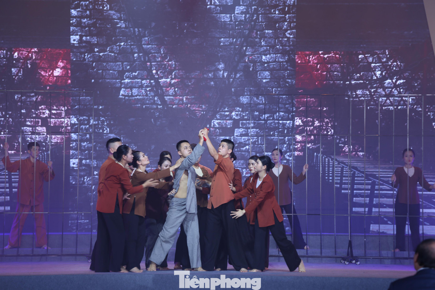 Chương trình nghệ thuật tái hiện cuộc đời và sự nghiệp cách mạng oanh liệt, sôi nổi của đồng chí Tổng Bí thư Lê Hồng Phong