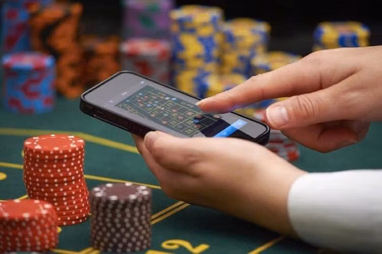 Người phụ nữ mất trắng 1 tỷ đồng vì chiêu "phát hiện lỗ hổng phần mềm casino"