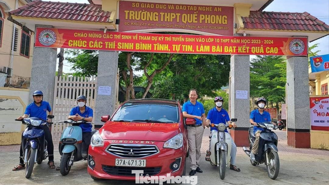 Thành lập các đội phản ứng nhanh, taxi, xe ôm miễn phí… đưa, đón các thí sinh có hoàn cảnh đặc biệt, vùng sâu, vùng xa, thí sinh khuyết tật. Thành lập các đội phản ứng nhanh, taxi, xe ôm miễn phí… đưa, đón các thí sinh có hoàn cảnh đặc biệt, vùng sâu, vùng xa, thí sinh khuyết tật.