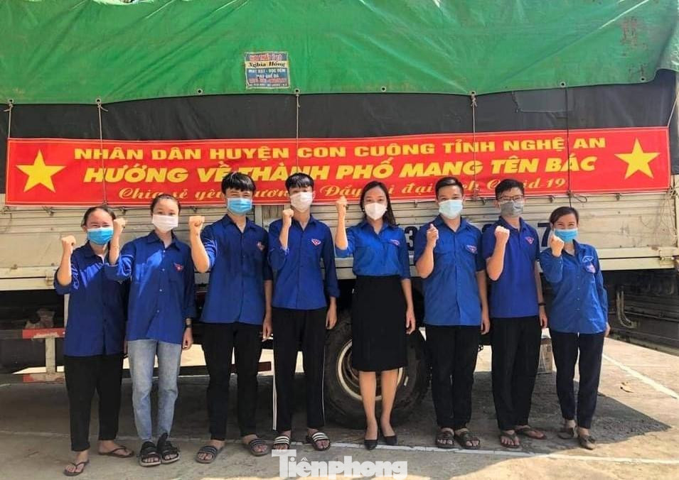 Bằng tình cảm và trách nhiệm của nhân dân quê hương Bác với thành phố mang tên Bác, đồng thời góp phần cùng Đảng bộ, nhân dân TPHCM trong cuộc chiến phòng, chống dịch COVID-19, Ban Thường trực Ủy ban MTTQ Việt Nam tỉnh Nghệ An tổ chức phát động tuần lễ cao điểm “Vì thành phố mang tên Bác”.