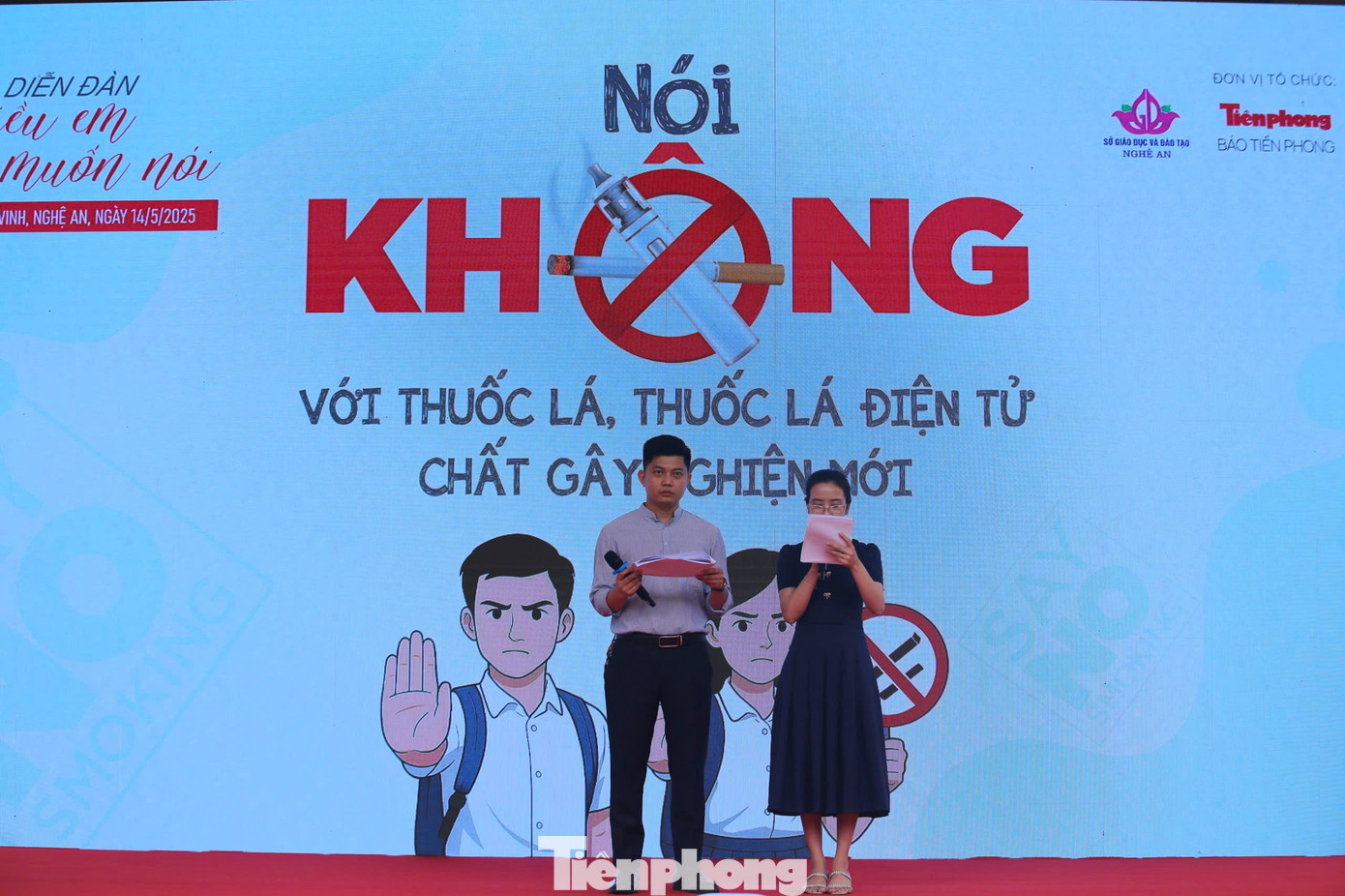 Hai MC của chương trình tập duyệt kịch bản