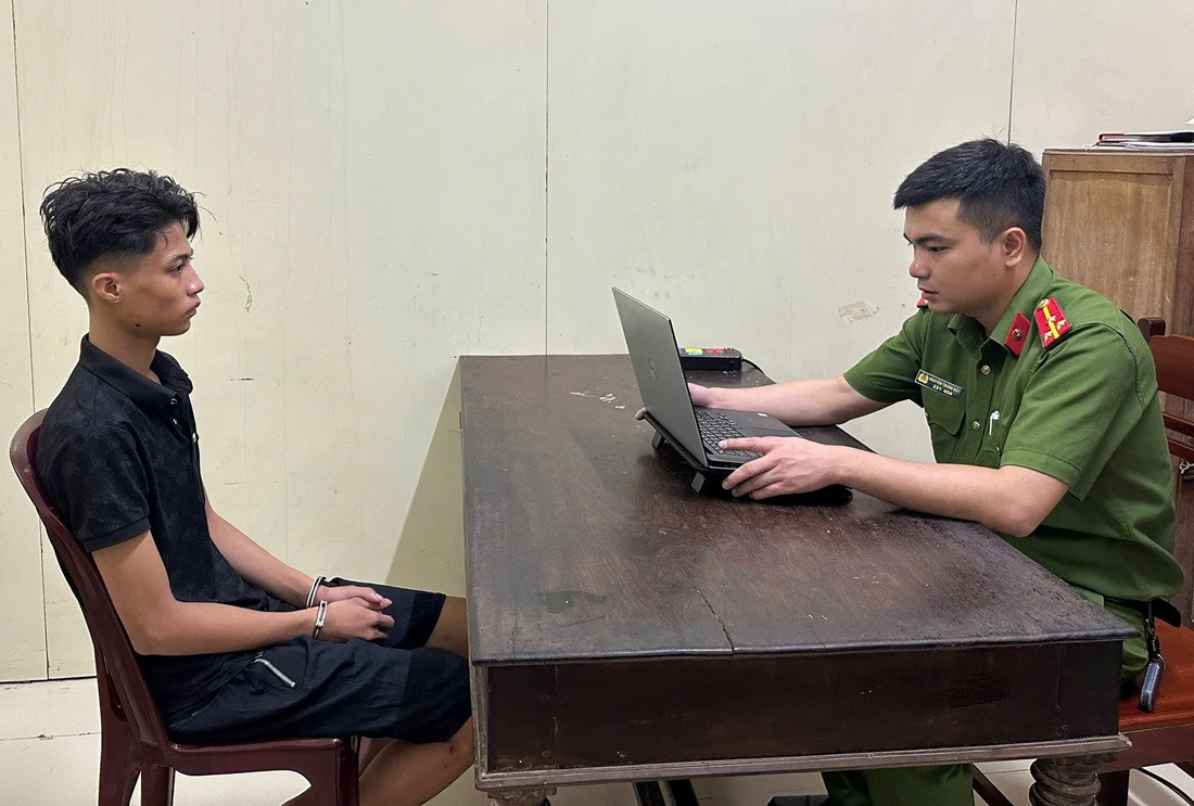 Đối tượng Lê Tiến Đức tại cơ quan Công an