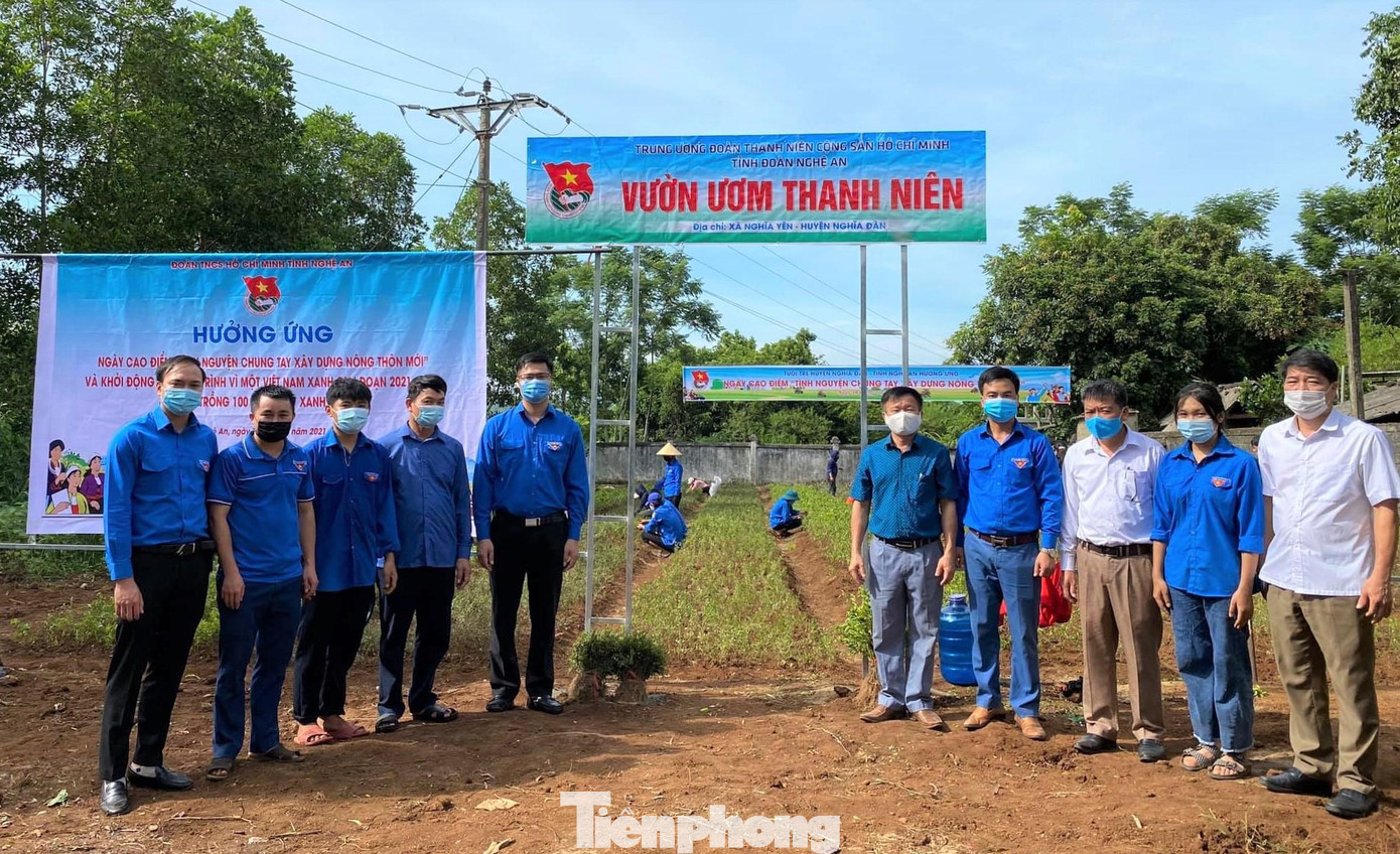Sáng cùng ngày, anh Phạm Văn Toàn – Phó Bí thư Tỉnh đoàn Nghệ An đại diện đoàn đã bàn giao công trình vườn ươm thanh niên tại xã Nghĩa Yên, huyện Nghĩa Đàn.