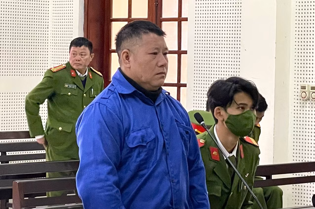 Xồng Bá Xuân tại tòa Xồng Bá Xuân tại tòa
