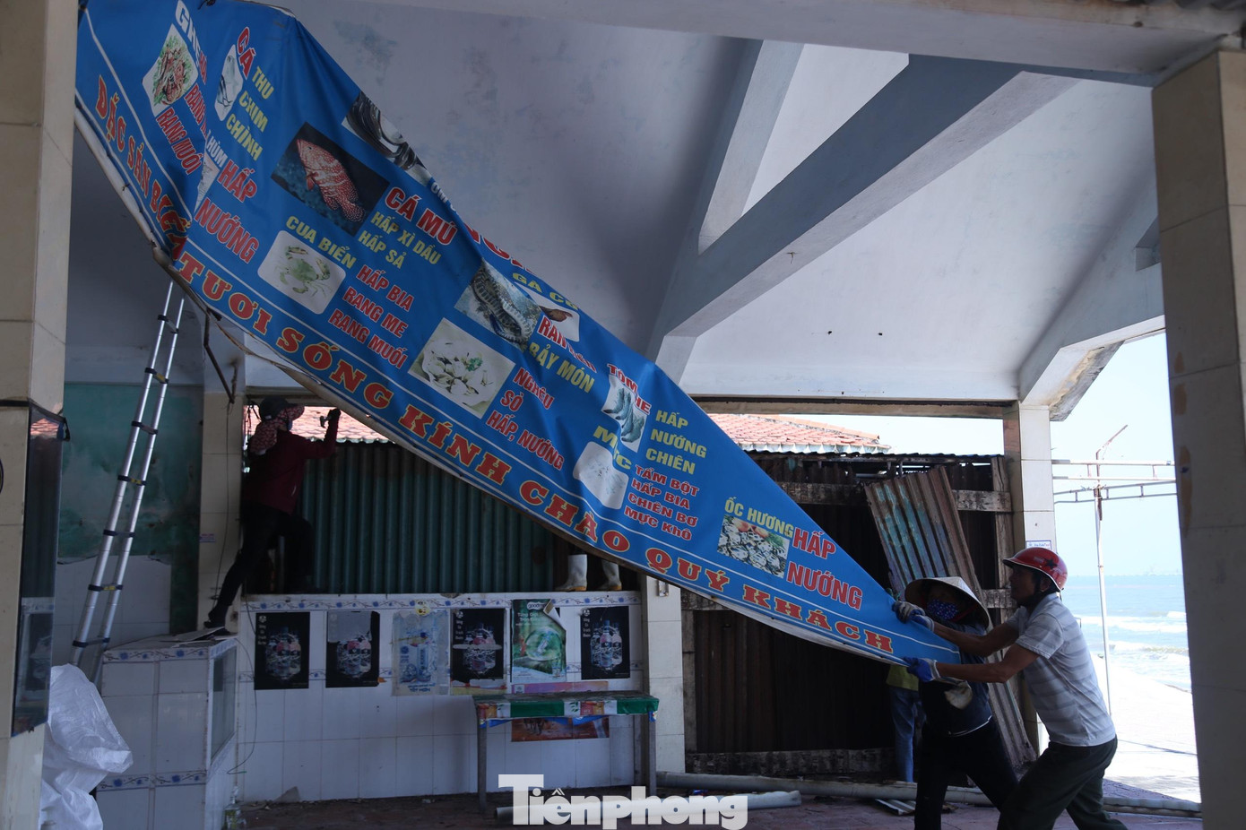 Phường Nghi Thu có 55 ki ốt kinh doanh và 5 bãi giữ xe trên bãi biển Cửa Lò. Đến nay có 34 ki ốt và 5 bãi giữ xe đã hoàn thành việc tháo dỡ, bàn giao mặt bằng.