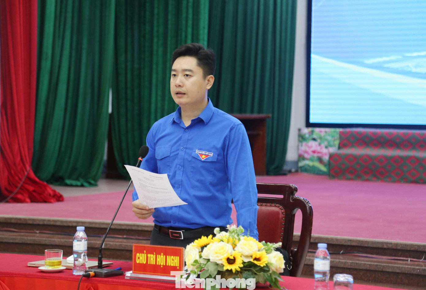 Anh Lê Văn Lương, Bí thư Tỉnh Đoàn Nghệ An phát biểu khai mạc Hội nghị.