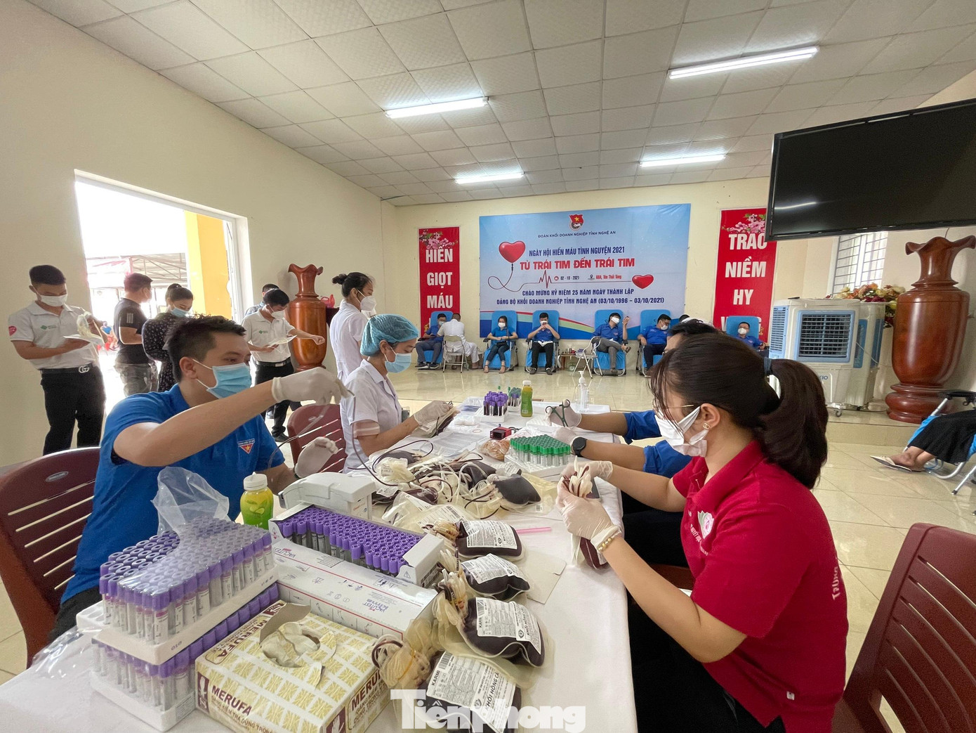 Tính đến 14h chiều cùng ngày, chương trình đã thu được hơn 500 đơn vị máu.