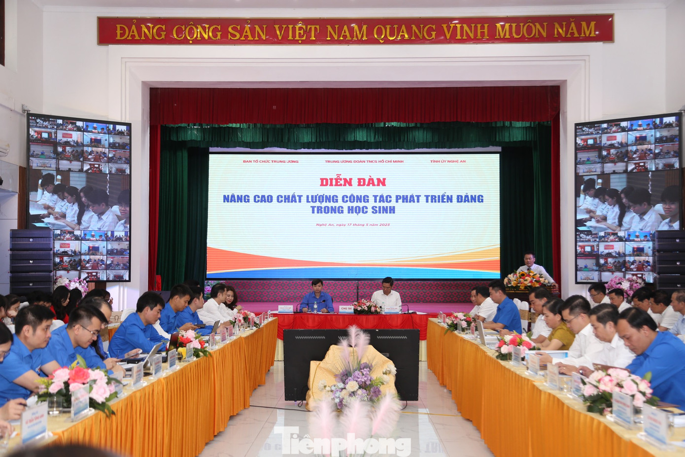 Toàn cảnh diễn đàn “Nâng cao công tác phát triển đảng trong học sinh”. Ảnh: TH Toàn cảnh diễn đàn “Nâng cao công tác phát triển đảng trong học sinh”. Ảnh: TH