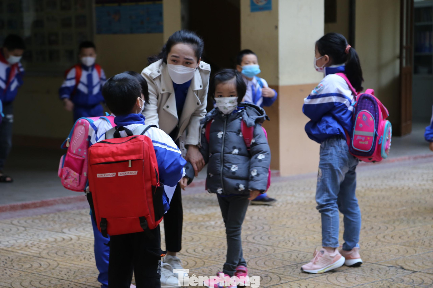 Theo kế hoạch của nhà trường, học sinh khối lớp 1,2,3 sẽ học buổi sáng và học sinh khối 4,5 sẽ học buổi chiều.