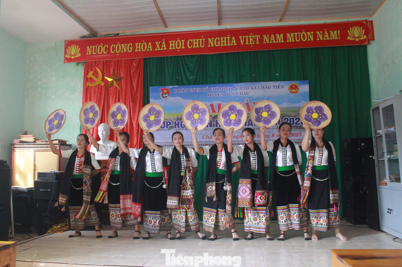 Chị Phan Thị Quỳnh Châu – Bí thư Huyện đoàn Quỳ Châu chia sẻ: “Quỳ Châu là huyện miền núi chiếm trên 80% , chính vì vậy lớp học mở ra với mong muốn giúp cho thế hệ trẻ am hiểu hơn về những nét phong tục tập quán, nét văn hóa truyền thống độc đáo, các loại nhạc cụ của đồng bào dân tộc Thái. Từ đó, phát huy tinh thần xung kích, tình nguyện của tuổi trẻ, góp phần bảo tồn, gìn giữ và phát huy bản sắc văn hóa dân tộc”.