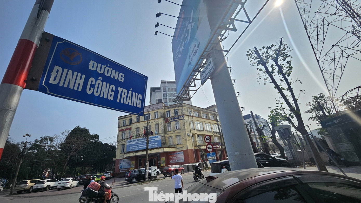 Tuyến đường tập trung ba trường học, Trung tâm phục vụ hành chính công thành phố Vinh, và nhiều công sở nên mật độ giao thông lớn. Việc thi công dang dở khiến người dân tham gia giao thông qua đoạn đường gặp nhiều khó khăn.