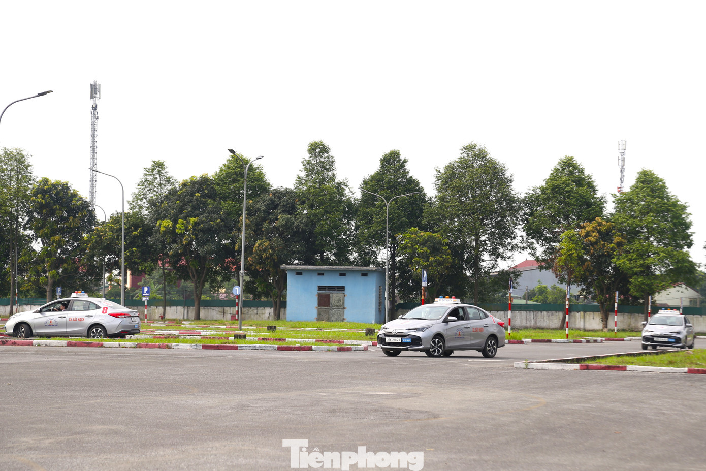 Theo kế hoạch, trong tháng 5, Phòng Cảnh sát giao thông Công an tỉnh Nghệ An sẽ tổ chức 19 kỳ sát hạch. Trong đó, từ ngày 15/5 trở đi, dự kiến mỗi ngày tổ chức 1 kỳ sát hạch. Công an tỉnh Nghệ An đã hoàn tất việc cài đặt phần mềm quản lý sát hạch do Cục Cảnh sát giao thông, Bộ Công an chuyển giao cho các trung tâm sát hạch trên địa bàn. Các trung tâm sẽ đảm nhiệm việc cung cấp cơ sở vật chất, trong khi sát hạch viên và hội đồng sát hạch do lực lượng Cảnh sát giao thông trực tiếp đảm nhiệm.