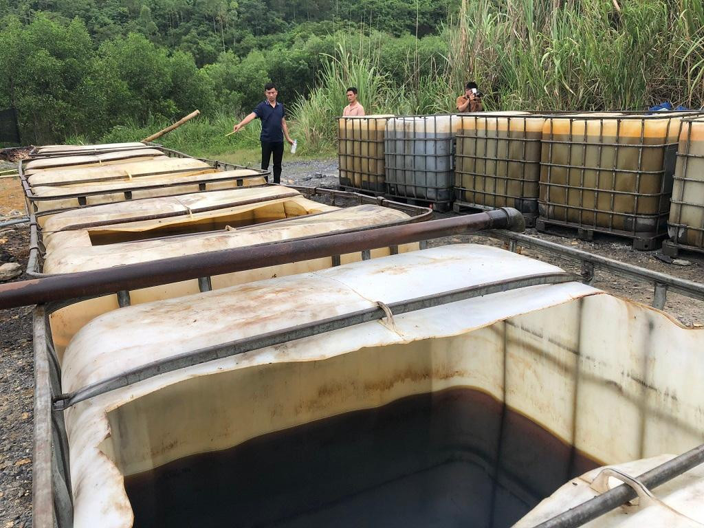 Hàng nghìn lít dầu thải đã tái chế sắp bán ra thị trường.