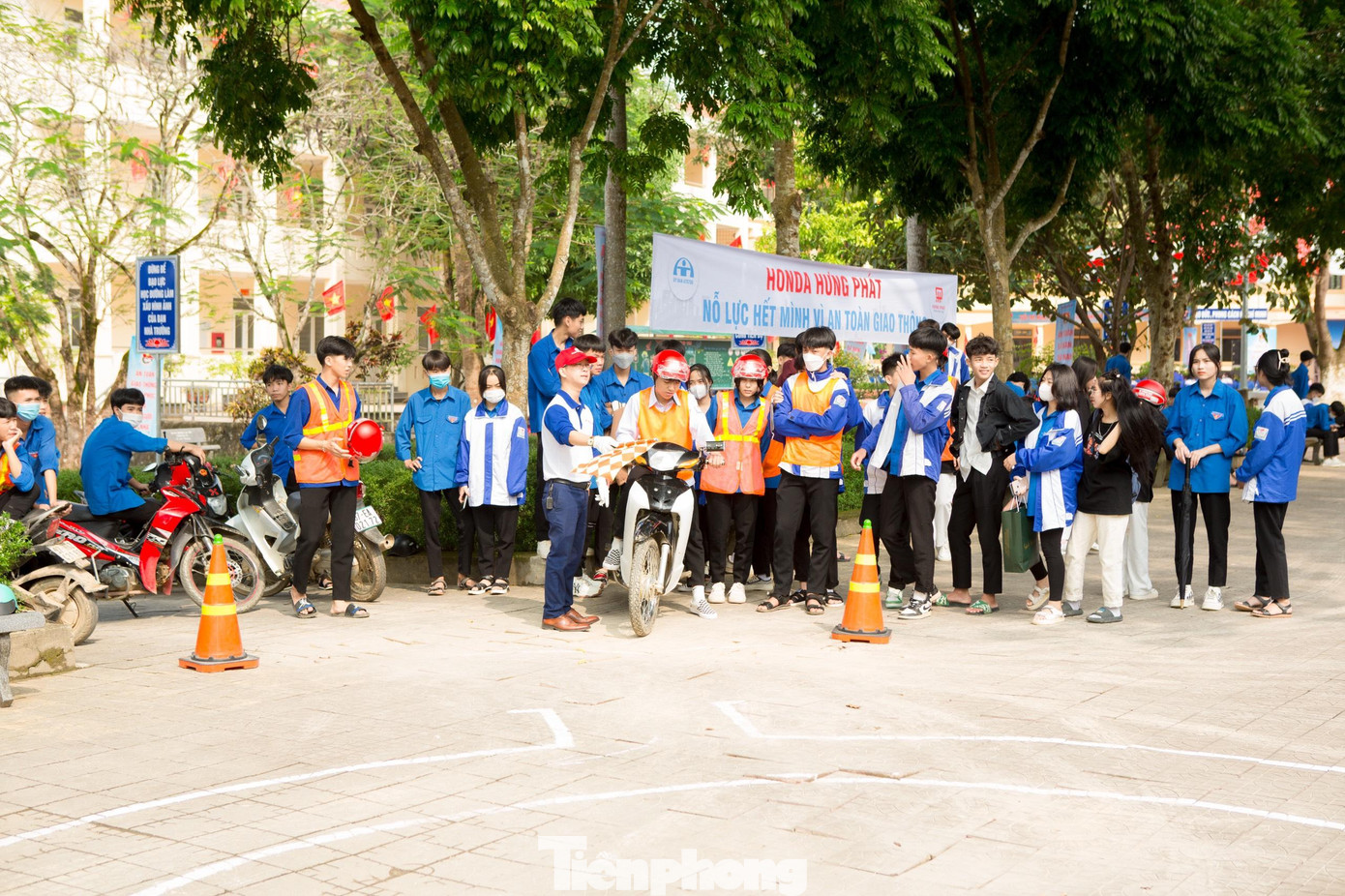 Hướng dẫn lái xe an toàn cho các học sinh