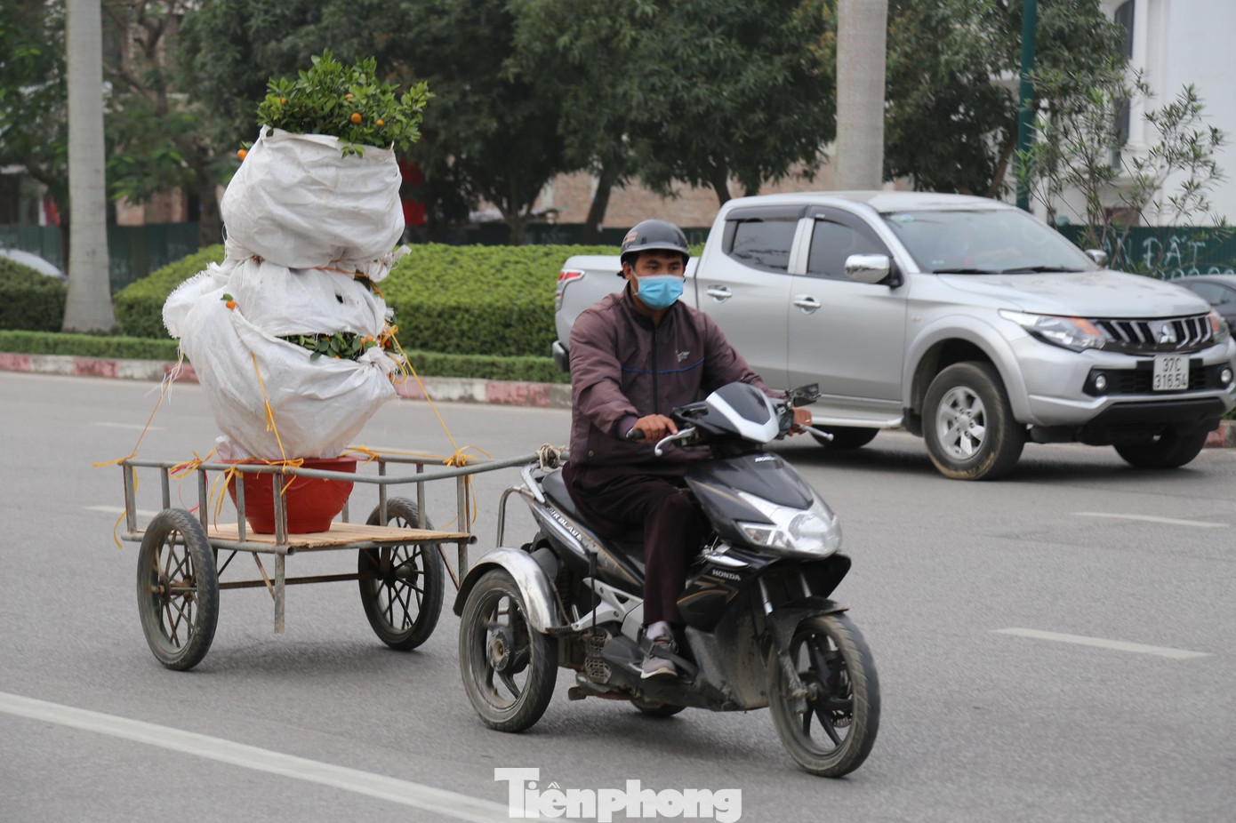 Những chuyến xe mang sắc xuân đến các gia đình.