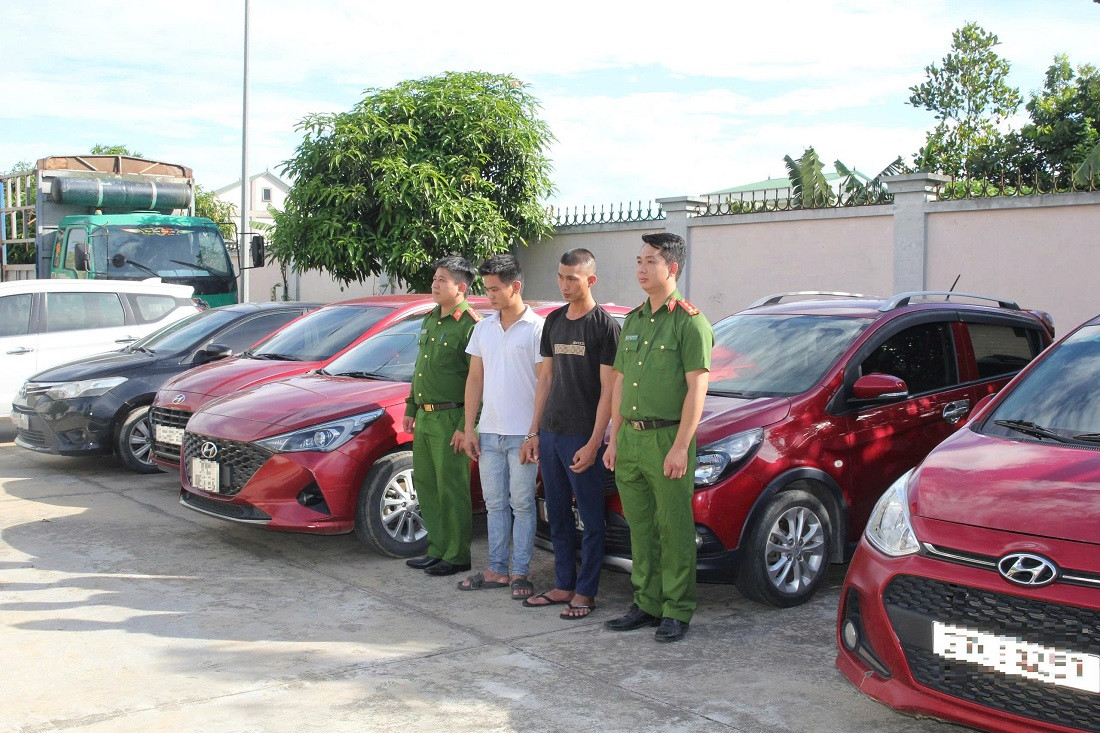 Hai đối tượng cùng tang vật vụ án