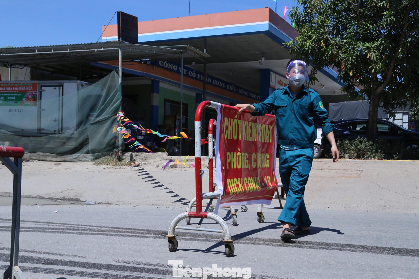 Chốt kiểm soát phòng, chống dịch COVID-19 tại huyện Hưng Nguyên, Nghệ An