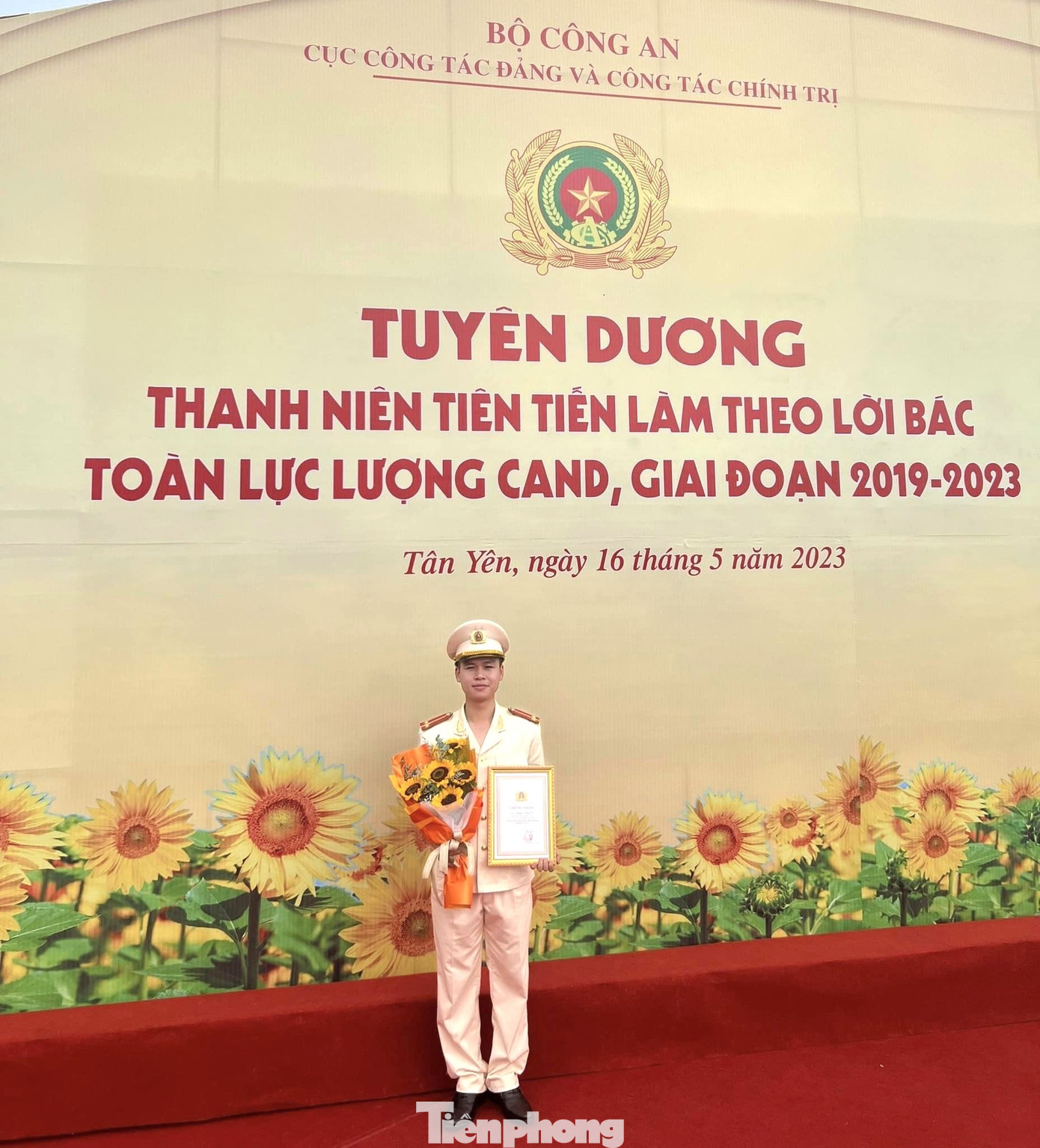 Trung úy Nguyễn Anh Tú tại Lễ tuyên dương Thanh niên tiên tiến làm theo lời Bác toàn lực lượng CAND, giai đoạn 2019 - 2023