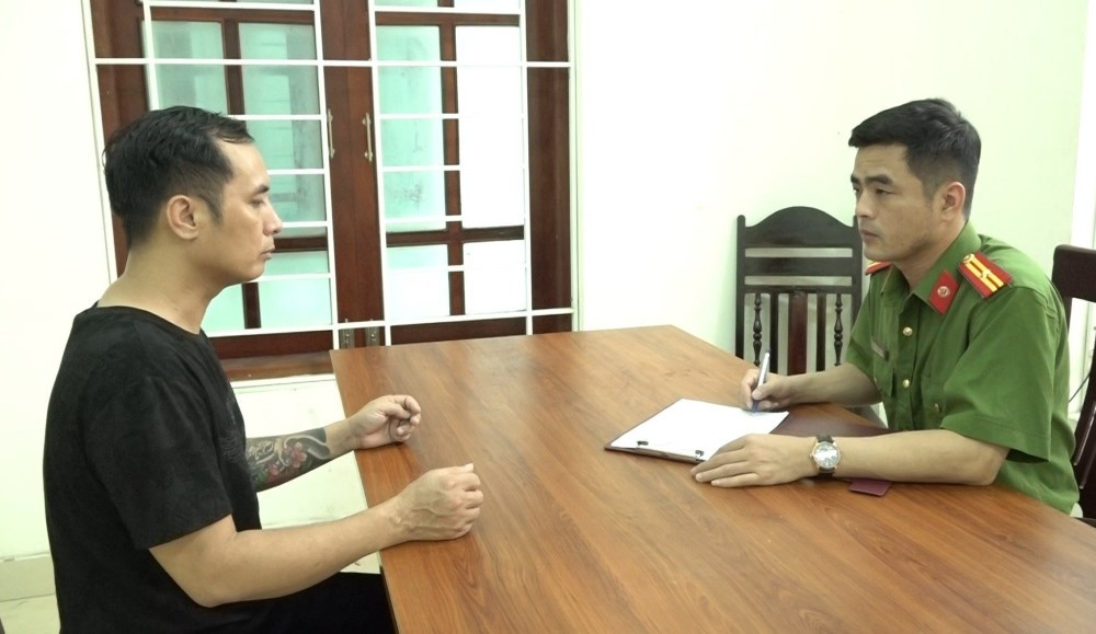 Công an làm việc với Nguyễn Cảnh Minh Công an làm việc với Nguyễn Cảnh Minh