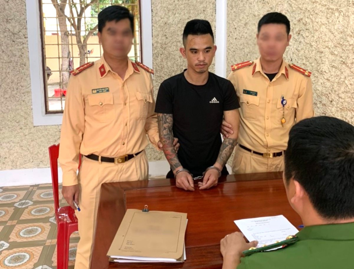 Đối tượng Lưu Xuân Hổ tại cơ quan Công an Đối tượng Lưu Xuân Hổ tại cơ quan Công an