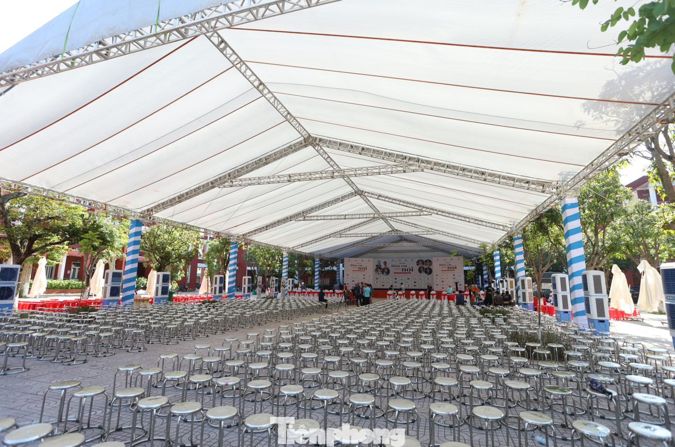 Tất cả đã được chuẩn bị sẵn sàng cho diễn đàn "Điều em muốn nói" lần thứ II diễn ra vào chiều mai (17/5).