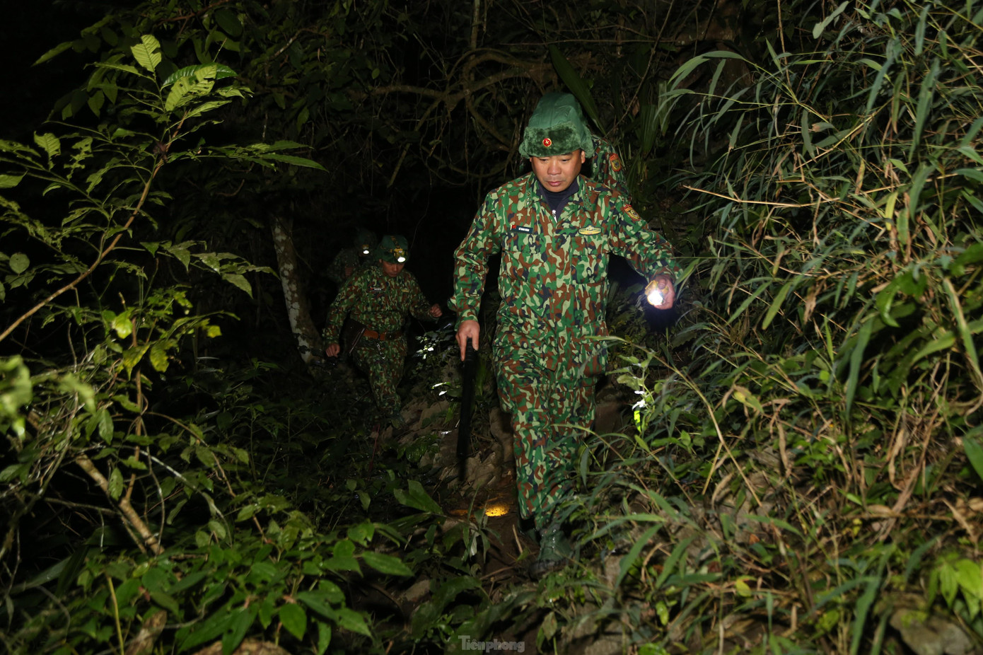 Tuần tra trong đêm Tuần tra trong đêm