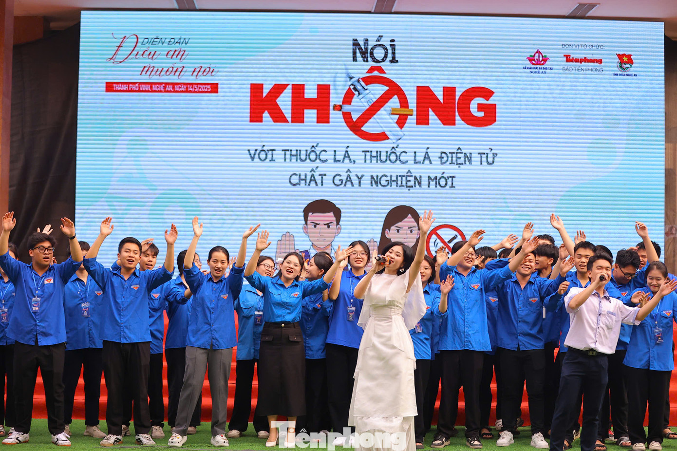 Chiều 14/5, gần 1.000 học sinh trên địa bàn thành phố Vinh, tỉnh Nghệ An tham gia Diễn đàn Điều em muốn nói năm 2025 với chủ đề Nói không với thuốc lá, thuốc lá điện tử và chất gây nghiện mới, do Sở GD&ĐT Nghệ An phối hợp cùng báo Tiền Phong và Tỉnh đoàn Nghệ An tổ chức. Ca sĩ Hà Myo, Gương mặt trẻ Việt Nam tiêu biểu năm 2022 tham dự với vai trò khách mời.