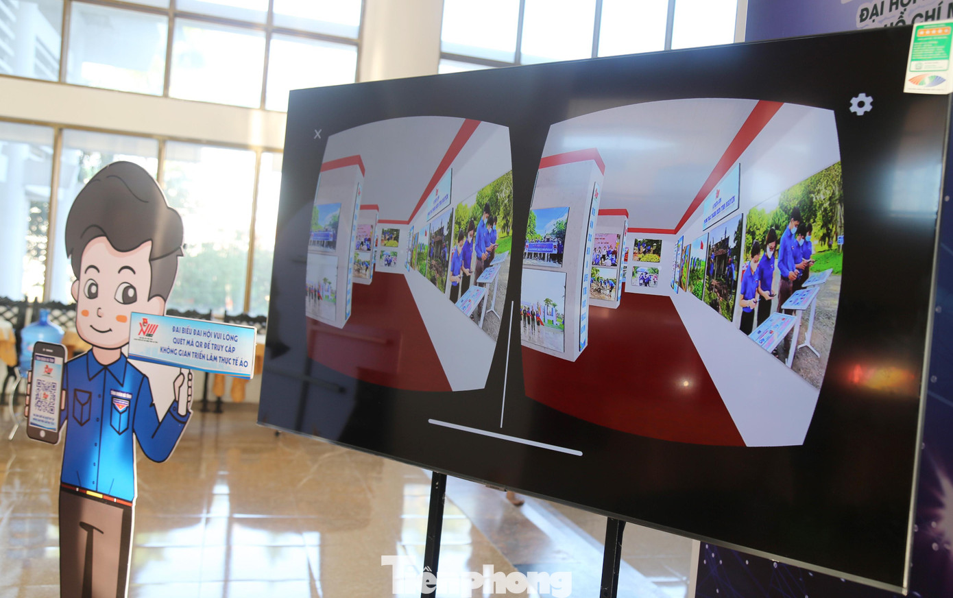 Không gian triển lãm thực tế ảo được tổ chức trên nền tảng công nghệ thực tế ảo, cho phép người xem tham gia và tương tác trực tuyến đơn giản và tiện lợi bằng các thiết bị điện tử thông minh như điện thoại thông minh, máy tính bảng...