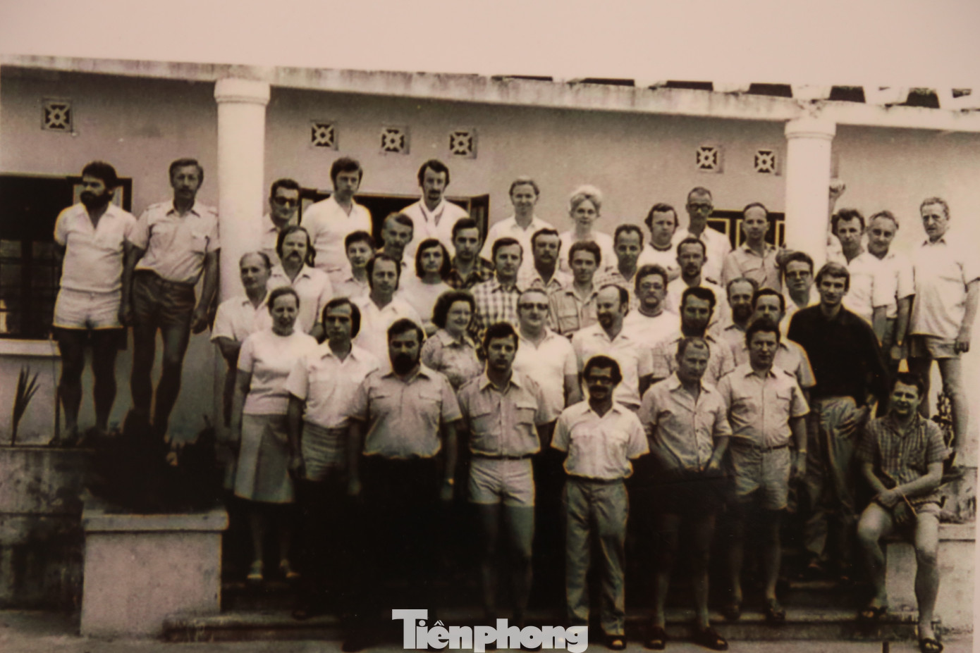 Đoàn chuyên gia Đức xây dựng khu Quang Trung tháng 4/1975.