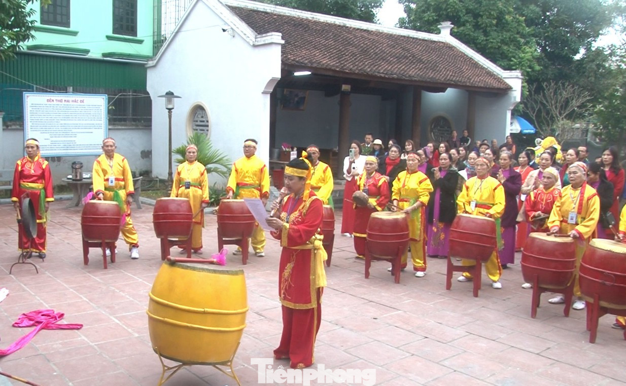 Để tưởng nhớ công ơn vua Mai Hắc Đế, tháng Giêng âm lịch hằng năm, tại khu di tích, người dân địa phương thường tổ chức Lễ hội vua Mai với nhiều nghi thức như dâng hương, lễ rước nước,... cùng nhiều trò chơi dân gian như đấu vật, cờ thẻ, đẩy gậy,..