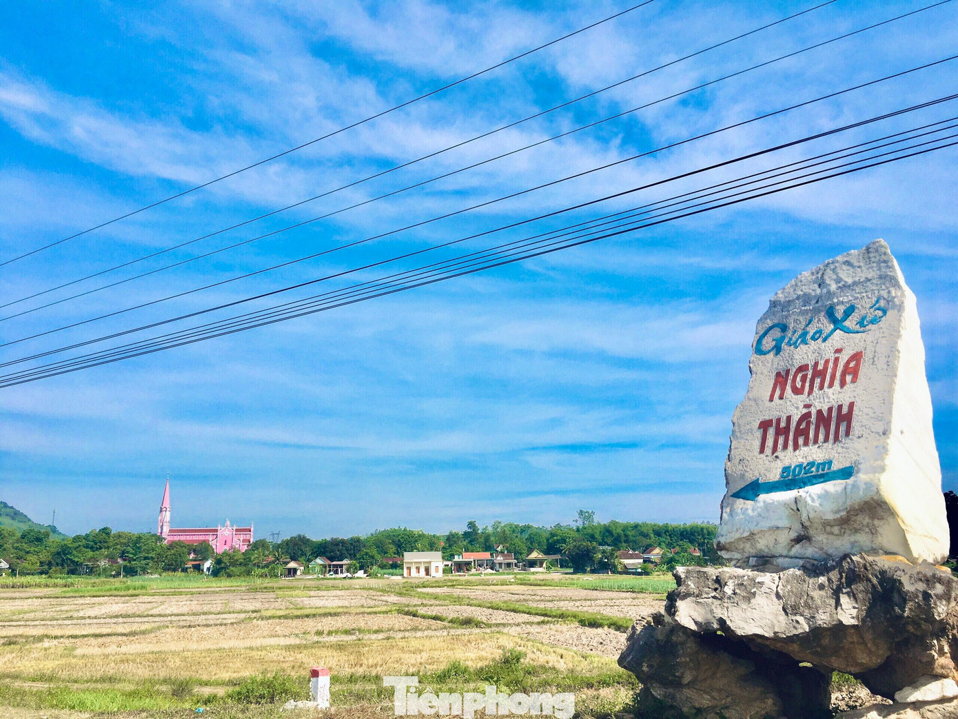 Công trình nằm ở xã Nghĩa Trung, huyện Nghĩa Đàn, Nghệ An. Nhà thờ giáo xứ Nghĩa Thành được thành lập vào năm 1929. Công trình nằm ở xã Nghĩa Trung, huyện Nghĩa Đàn, Nghệ An. Nhà thờ giáo xứ Nghĩa Thành được thành lập vào năm 1929.
