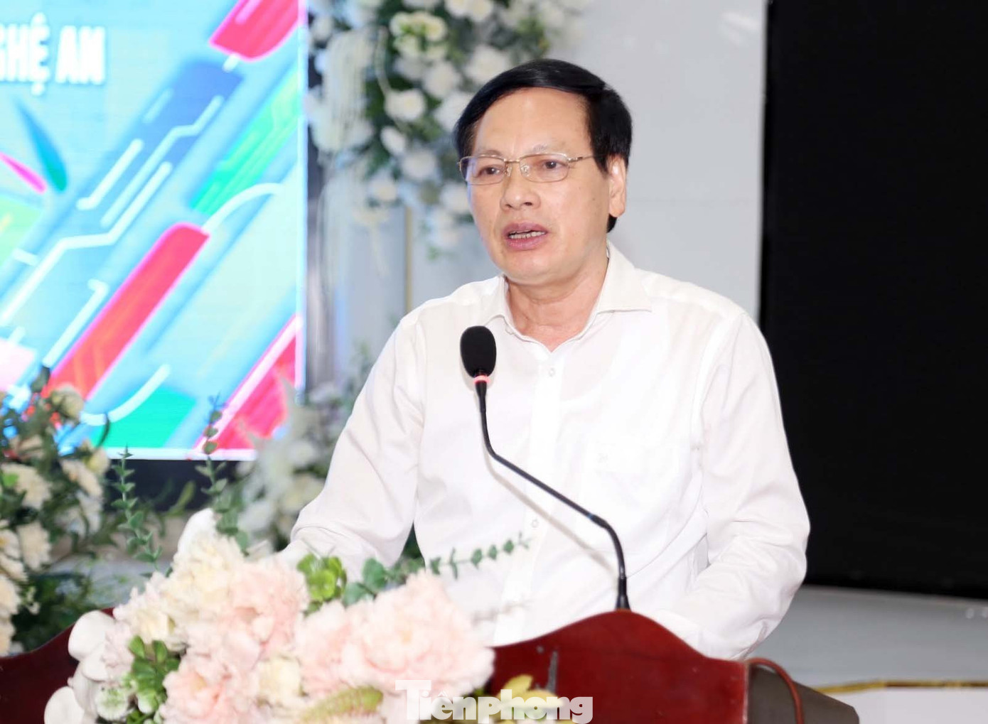 Ông Nguyễn Mạnh Khôi - Phó trưởng Ban Thường trực Ban Dân vận Tỉnh ủy Nghệ An phát biểu tại Hội nghị. Ông Nguyễn Mạnh Khôi - Phó trưởng Ban Thường trực Ban Dân vận Tỉnh ủy Nghệ An phát biểu tại Hội nghị.