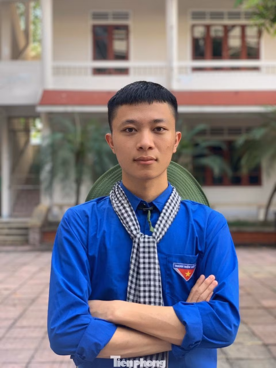 Nguyễn Văn Hoàng sinh viên lớp 60B Báo chí, trường Đại học Vinh