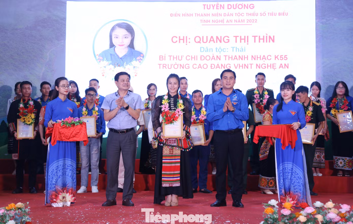 Quang Thị Thìn là một trong 24 gương thanh niên dân tộc thiểu số tiêu biểu của tỉnh Nghệ An năm 2022.