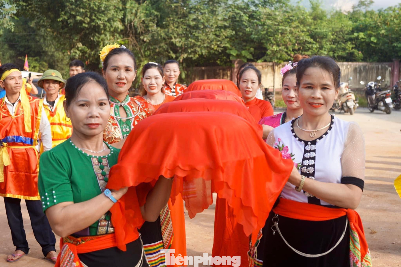 Lễ hội Bươn Xao vừa có ý nghĩa văn hóa tâm linh, vừa là cầu nối để bà con đồng bào dân tộc Thái gắn kết, cầu mong mưa thuận gió hoà và một cuộc sống bình an, tốt đẹp.