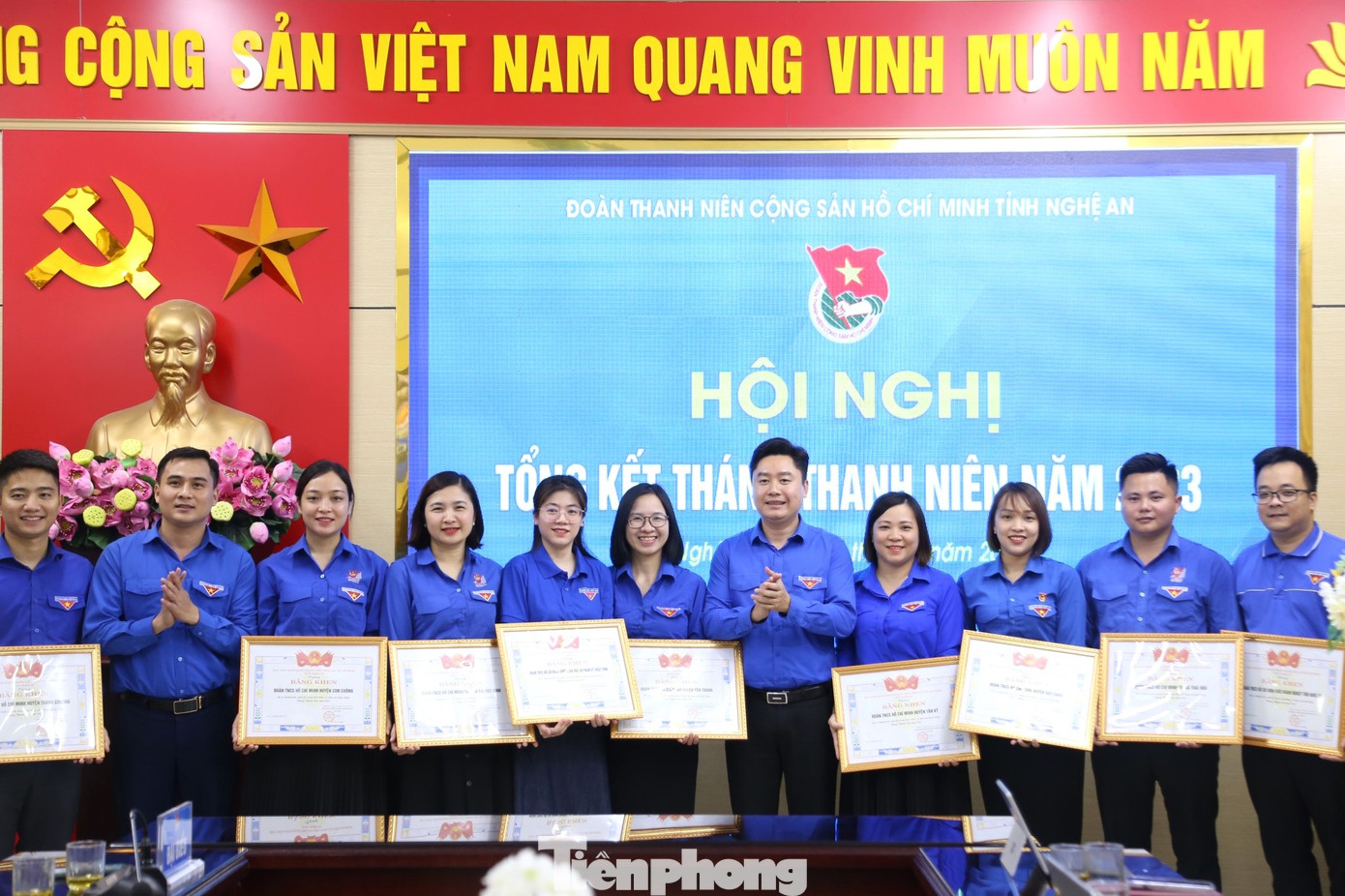 Tỉnh Đoàn Nghệ An tặng Bằng khen cho 37 tập thể, 60 cá nhân vì “Đã có thành tích xuất sắc trong triển khai, tổ chức các hoạt động Tháng Thanh niên năm 2023”.