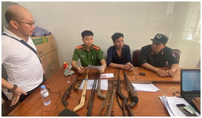 Đối tượng Kha Văn Bảy tại cơ quan công an Đối tượng Kha Văn Bảy tại cơ quan công an