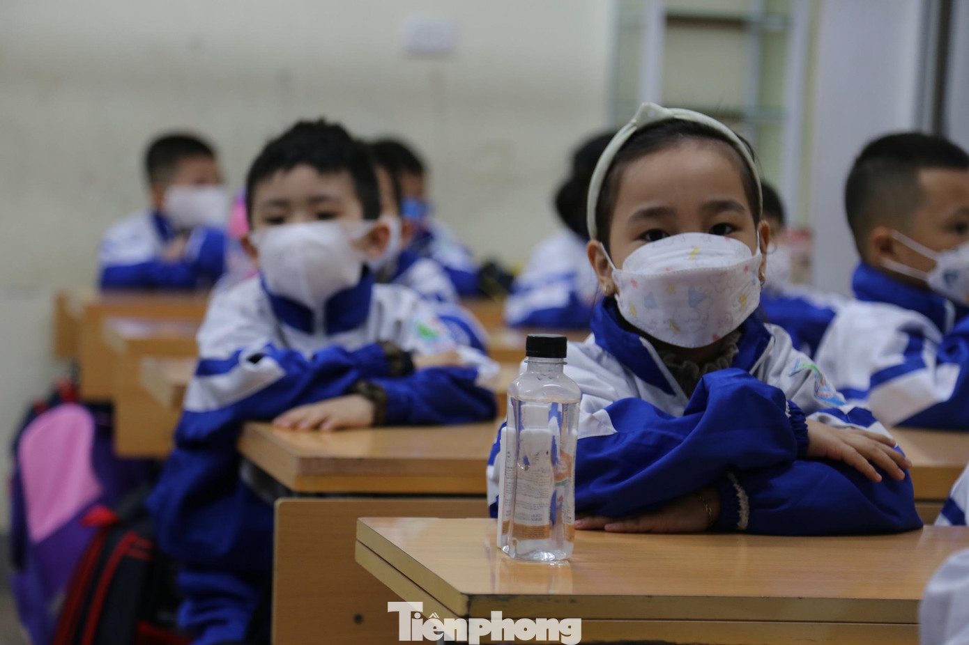 Trước ngày học sinh trở lại trường, Ban giám hiệu nhà trường đã xây dựng các kế hoạch cụ thể từ việc thực hiện các biện pháp phòng dịch COVID-19 đến việc đưa, đón học sinh hàng ngày.