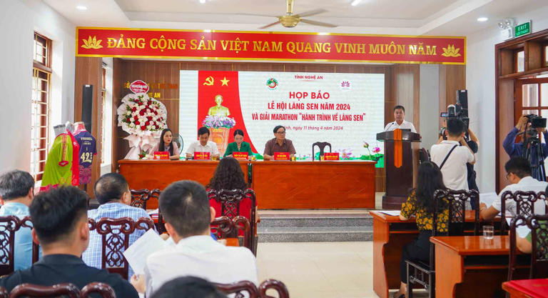 Quang cảnh buổi họp báo.