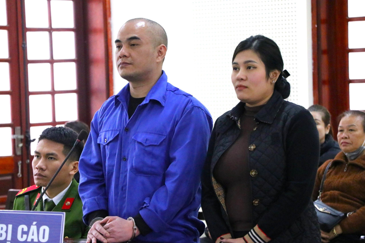 Bị cáo Đặng Danh Tuấn và Võ Hằng Nga tại phiên tòa. Bị cáo Đặng Danh Tuấn và Võ Hằng Nga tại phiên tòa.