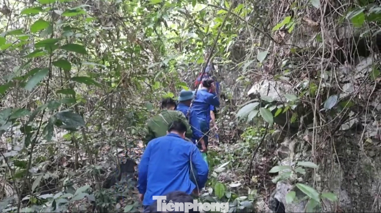 Đường đi khá khó khăn, hiểm trở