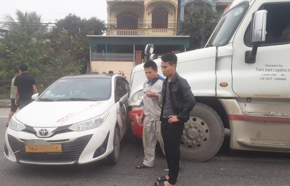 Hiện trường vụ tai nạn. (Ảnh: VH) Hiện trường vụ tai nạn. (Ảnh: VH)